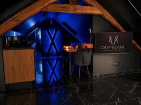 Air-conditioned • Black Room • SPA • Starry Sky - Image 5