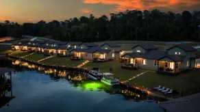 Lake Villa 10 |Dock w/Boat parking, Sleeps 20 - Image 4