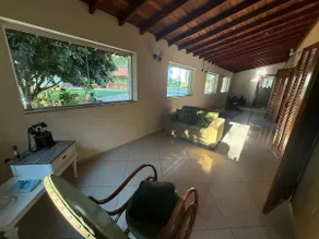 Farmhouse with pool and barbecue area - Image 4