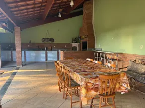 Farmhouse with pool and barbecue area - Image 3