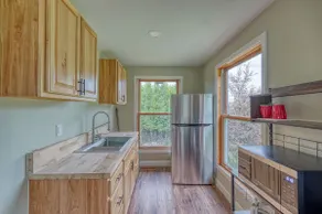 Remodeled 2 bedroom near trails - Image 2