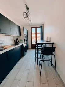 Spacious T2 • 2 separate beds • Parking - Image 3