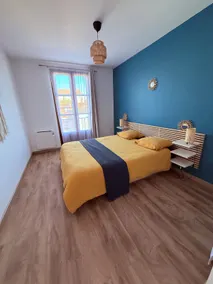 Spacious T2 • 2 separate beds • Parking - Image 2