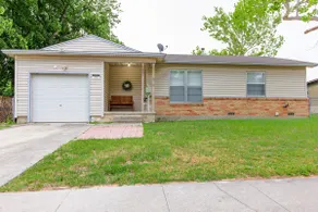 Charming home, big yard — minutes from Ft. Hood - Image 4