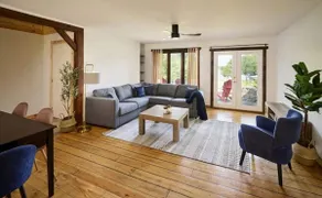Waterways Resort 'Hudson Lodge' Family Getaway - Image 4