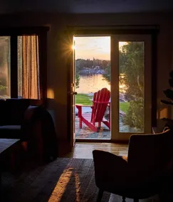 Waterways Resort 'Hudson Lodge' Family Getaway - Image 2