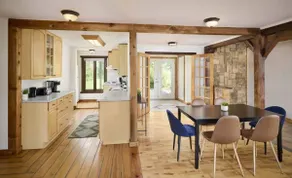 Waterways Resort 'Hudson Lodge' Family Getaway - Image 3