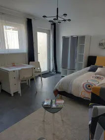Bed and breakfast, with swimming pool and secure parking. - Image 2
