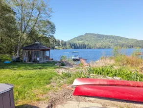 NEW! Lakeside Suite: Rustic Charm near MRNP! - Image 5