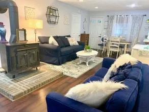Cozy Pool Home w/ Sun Porch! - Image 3