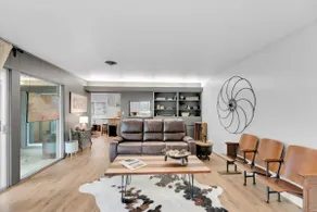 Colossal Oaks on Walnut St | Corner Lot | Downtown - Image 5