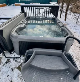 Erstaunliches Pocono Chalet! 4BD 3BA PRIVATE POOL / SAUNA / FIREPIT - Image 3