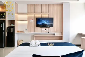 Royal Suites Jumbo Studio l Citra Plaza Nagoya Apt - Image 3