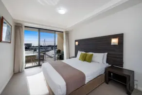 Mandurah dolphin Quay apartment - Image 3