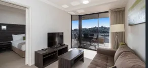 Mandurah dolphin Quay apartment - Image 2