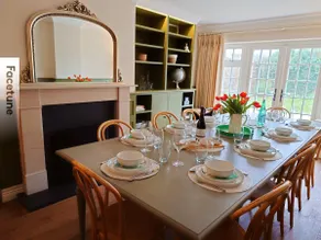 Stunning English Cottage - Image 3