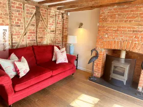 Stunning English Cottage - Image 2