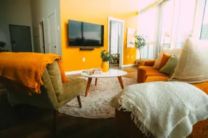 *Penthouse* - Luxe Stay with Views - Free Parking - Image 4
