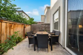 Prestige 4BR 3Bath Modern Home - Image 4