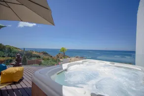 Beachfront Villa direct access beach no car needed - Image 2