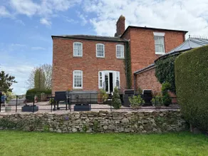 Garden cottage at The Glebe - Image 2