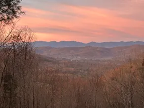 ”Rooms with a View”, A Rustic-Modern Mnt. Retreat - Image 4