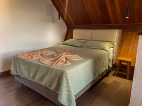 Pleasant cottage with bathtub, close to waterfalls - Image 3