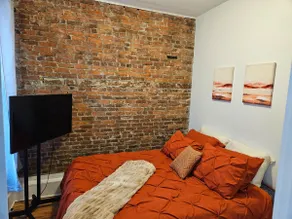 The Weaver House Guest Suites - Image 4