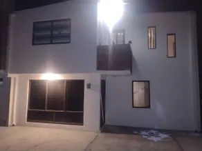 Beautiful house, and with transportation - Image 2