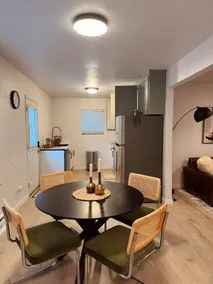 0.7mile to Airport Whole house, Fenced, Parking - Image 3