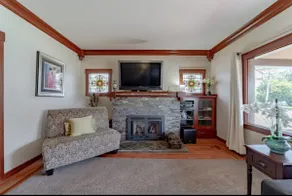 Classy Craftsman-Heart Of Town/Hot Tub-Fast WiFi - Image 2