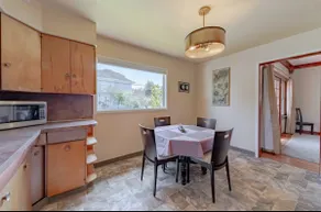 Classy Craftsman-Heart Of Town/Hot Tub-Fast WiFi - Image 5