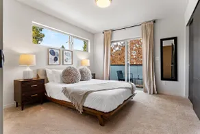 Cozy Quiet Townhome | Near Downtown + Parking - Image 5