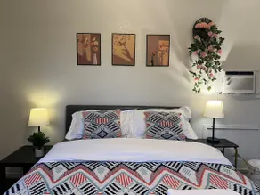 Private access to simple cozy suite #W - Image 3