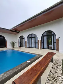 Panoramic modern villa with pool - Image 2