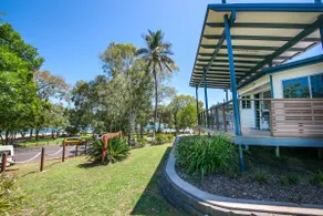 Beachfront Cabin with Sea Views - Image 4