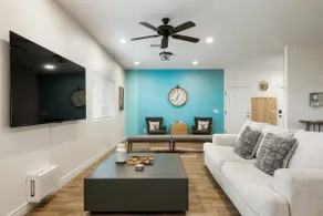 New Luxe 3BR Near Job Sites, Stadium, Raceway - Image 2