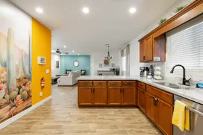 New Luxe 3BR Near Job Sites, Stadium, Raceway - Image 5