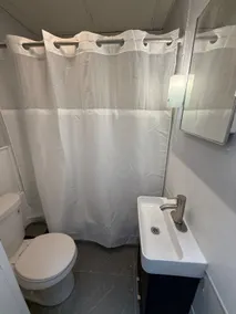 Stylish Urban Oasis – 1BR/1BA - Image 4