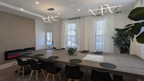 New & Stylish 2 King Bed Apartment w/ Grand Dining - Image 5
