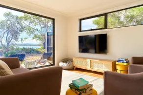 Joeys Place- Waterfront| Views| Sunsets @Freycinet - Image 2