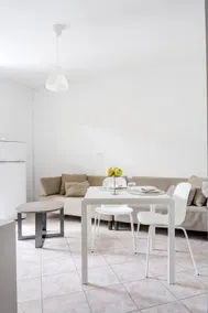 Boutique House in Historic Court - Image 3