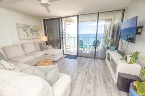 Salt & Sky-Oceanfront PH w/Roof Deck-Pool-King Bed - Image 2