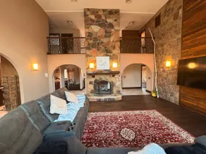 Charming Rustic Retreat - Image 4