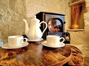 Move back in time! 4 bed cottage with modern twist - Image 4