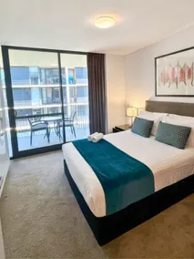 Citystyle Exec 1Brm with Balcony Apartments - Image 4