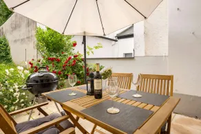 MOLA Apartments - Old Town Apartment with Terrace - Image 4