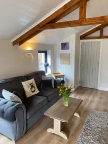 Escape to Honey Bee Cabin (Pet welcome) - Image 3