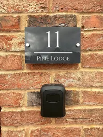 Relaxing Pine Lodge with Enclosed Private Garden - Image 2