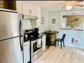 Berkeley Breeze-ski resorts, lake access, hot tub! - Image 4